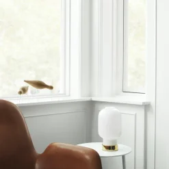 Normann Copenhagen Amp Bordlampe Røgfarvet/Messing