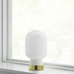 Normann Copenhagen Amp Bordlampe Hvid/Messing
