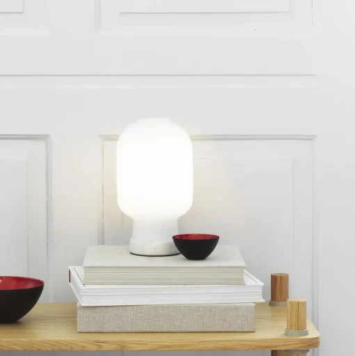 Normann Copenhagen Amp Bordlampe Hvid/Messing