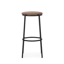 Normann Copenhagen Circa Barstol H75 Láderpolstret Sort/Brandy Láder 41574