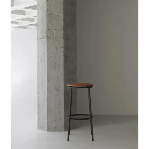 Normann Copenhagen Circa Barstol H75 Láderpolstret Sort/Brandy Láder 41574