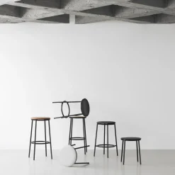 Normann Copenhagen Circa Barstol H75 Láderpolstret Sort/Brandy Láder 41574