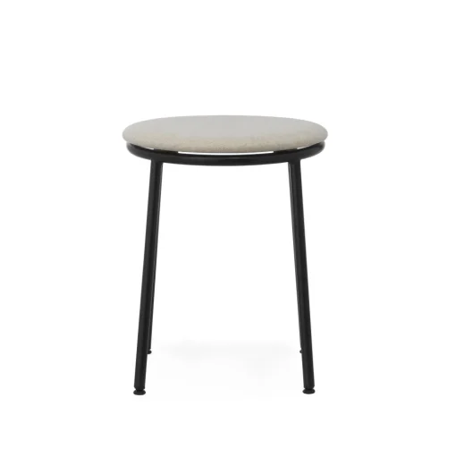Normann Copenhagen Circa Skammel Polstret Sort/MLF20 Sand