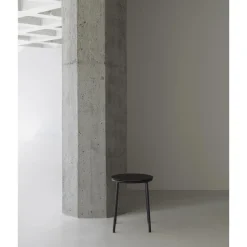 Normann Copenhagen Circa Skammel Sort/Sort Aluminium