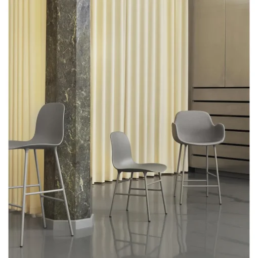 Normann Copenhagen Form Barstol med Ryglán H75 cm Sort/Sort Stål