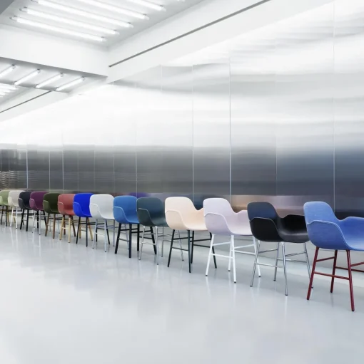 Normann Copenhagen Form Spisebordsstol med Armlán Eg/Main Line Flax MLF20