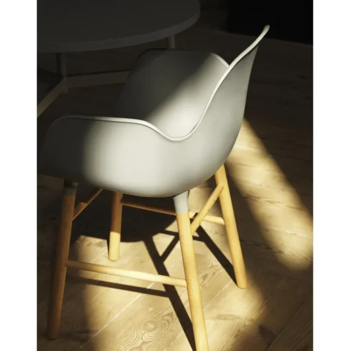 Normann Copenhagen Form Spisebordsstol med Armlán Grå/Egetrá