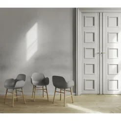 Normann Copenhagen Form Spisebordsstol med Armlán Grå/Egetrá