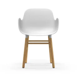 Normann Copenhagen Form Spisebordsstol med Armlán Hvid/Egetrá