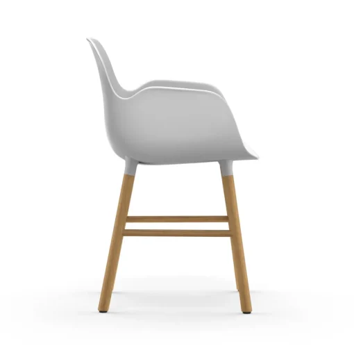 Normann Copenhagen Form Spisebordsstol med Armlán Hvid/Egetrá