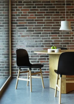 Normann Copenhagen Form Spisebordsstol Hvid/Egetrá