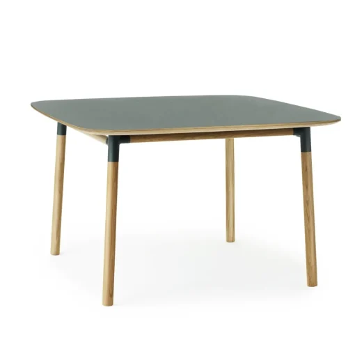 Normann Copenhagen Form Spisebord 120 x 120 cm Grøn/Egetrá