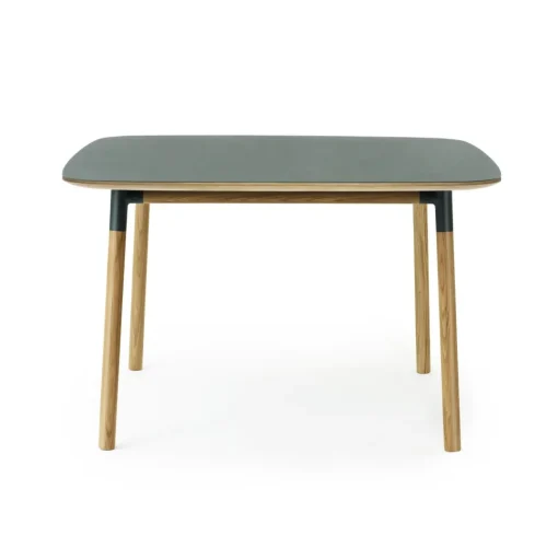 Normann Copenhagen Form Spisebord 120 x 120 cm Grøn/Egetrá
