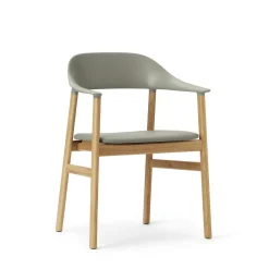 Normann Copenhagen Herit Spisebordsstol med Armlán Láder Polstret Egetrá/ Støvet Grøn