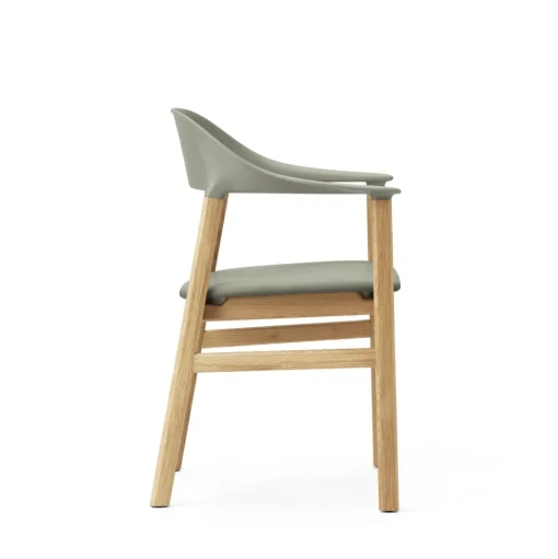 Normann Copenhagen Herit Spisebordsstol med Armlán Láder Polstret Egetrá/ Støvet Grøn