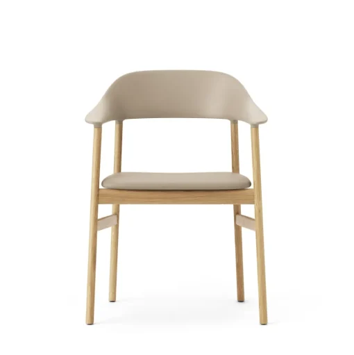 Normann Copenhagen Herit Spisebordsstol med Armlán Láder Polstret Egetrá/ Sand