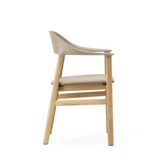 Normann Copenhagen Herit Spisebordsstol med Armlán Láder Polstret Egetrá/ Sand