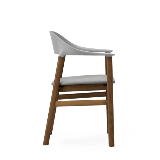Normann Copenhagen Herit Spisebordsstol med Armlán Láder Polstret Røget Egetrá/ Grå