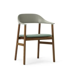 Normann Copenhagen Herit Spisebordsstol med Armlán Polstret Røget Egetrá/ Støvet Grøn