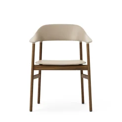 Normann Copenhagen Herit Spisebordsstol med Armlán Røget Egetrá/ Sand