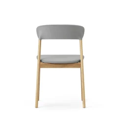 Normann Copenhagen Herit Spisebordsstol Láder Polstret Egetrá/ Grå