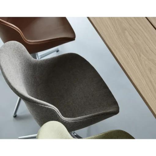 Normann Copenhagen Hyg Drejestol Polstret Sort Aluminium/Main Line Flax MLF20