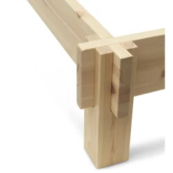 Normann Copenhagen Notch Sengeramme 160x200 cm Fyrretrá