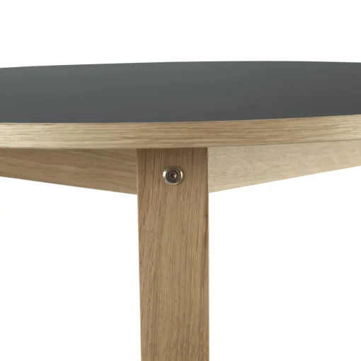 Normann Copenhagen Slice Bord Egetrá/ LinoleumØ95