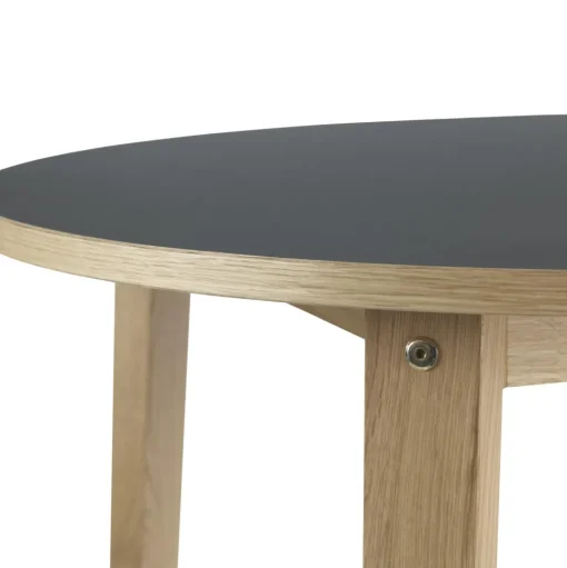 Normann Copenhagen Slice Bord Egetrá/ LinoleumØ95