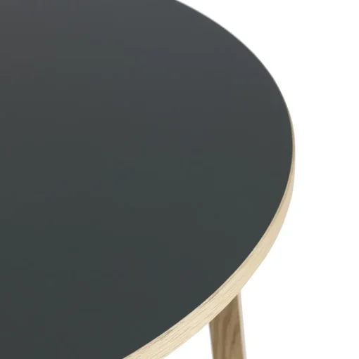 Normann Copenhagen Slice Bord Egetrá/ LinoleumØ95