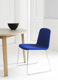 Normann Copenhagen Slice Bord Egetrá/ LinoleumØ95
