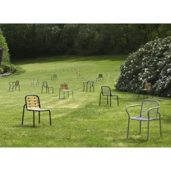 Normann Copenhagen Vig Udendørsstol med Armlán Sort/Robinia