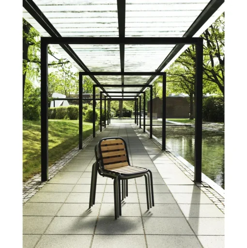 Normann Copenhagen Vig Udendørsstol Sort/Robinia