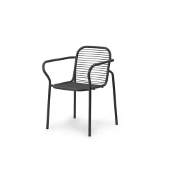 Normann Copenhagen Vig Udendørsstol med Armlán Sort