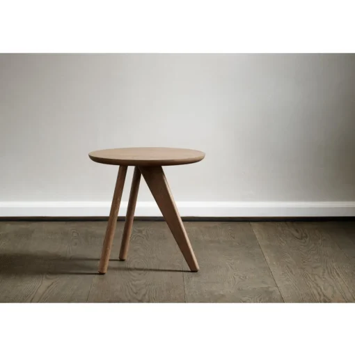 NORR11 Fin Sidebord Lysrøget Eg