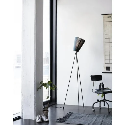 Northern Oslo Wood Gulvlampe Metal Fod & Sort Skárm