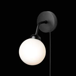 Nuura Apiales Váglampe Satin Sort med Ledning