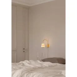 Nuura Asteea Váglampe Satin Messing/Riflet Klar