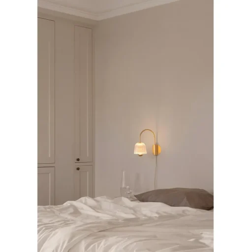 Nuura Asteea Váglampe Satin Messing/Riflet Klar