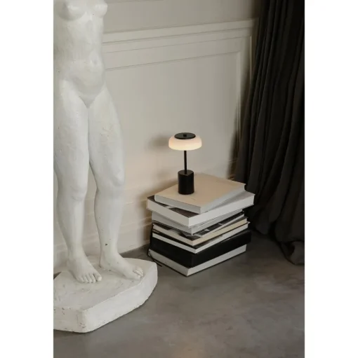 Nuura Blossi Transportabel Lampe Mini Sort/Opal