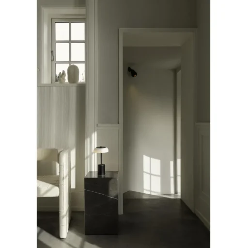 Nuura Blossi Transportabel Lampe Mini Sort/Opal