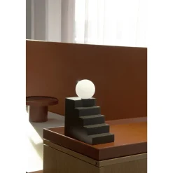 Oblure STAIR Bordlampe Sort