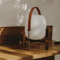 Santa & Cole Cesta Metálica Bordlampe med Láderhåndtag