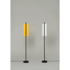 Santa & Cole Lámina Dorada 45 Gulvlampe Guld/Sort