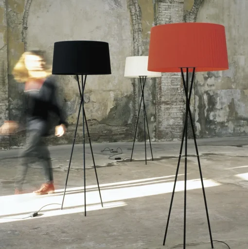 Santa & Cole Trípode G5 Gulvlampe Sort