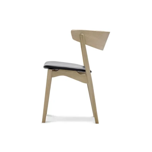 Sibast Furniture No 7 Spisebordsstol Hvidpigmenteret Egetrá og Sort Láder