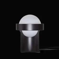 Tala Loop Bordlampe Stor Mørkegrå med Sphere IV
