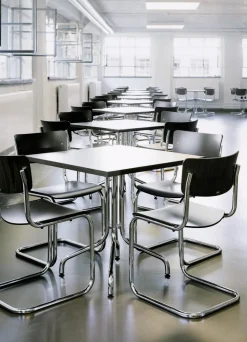 Thonet S 43 ST Spisebordsstol Stabelbar Krom/Sort Bejdset Bøgetrá