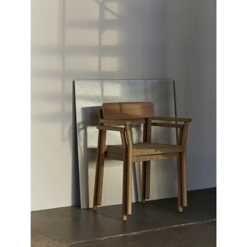 &Tradition Betty TK9 Spisebordsstol Med Armlán Eg/Natural