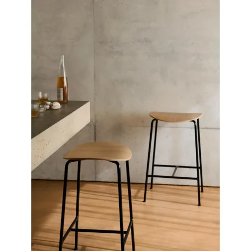 &Tradition Pavilion AV37 Counter Barstol Lakeret Eg